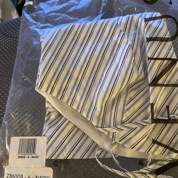 VENUS Top - Picture 7 of 7